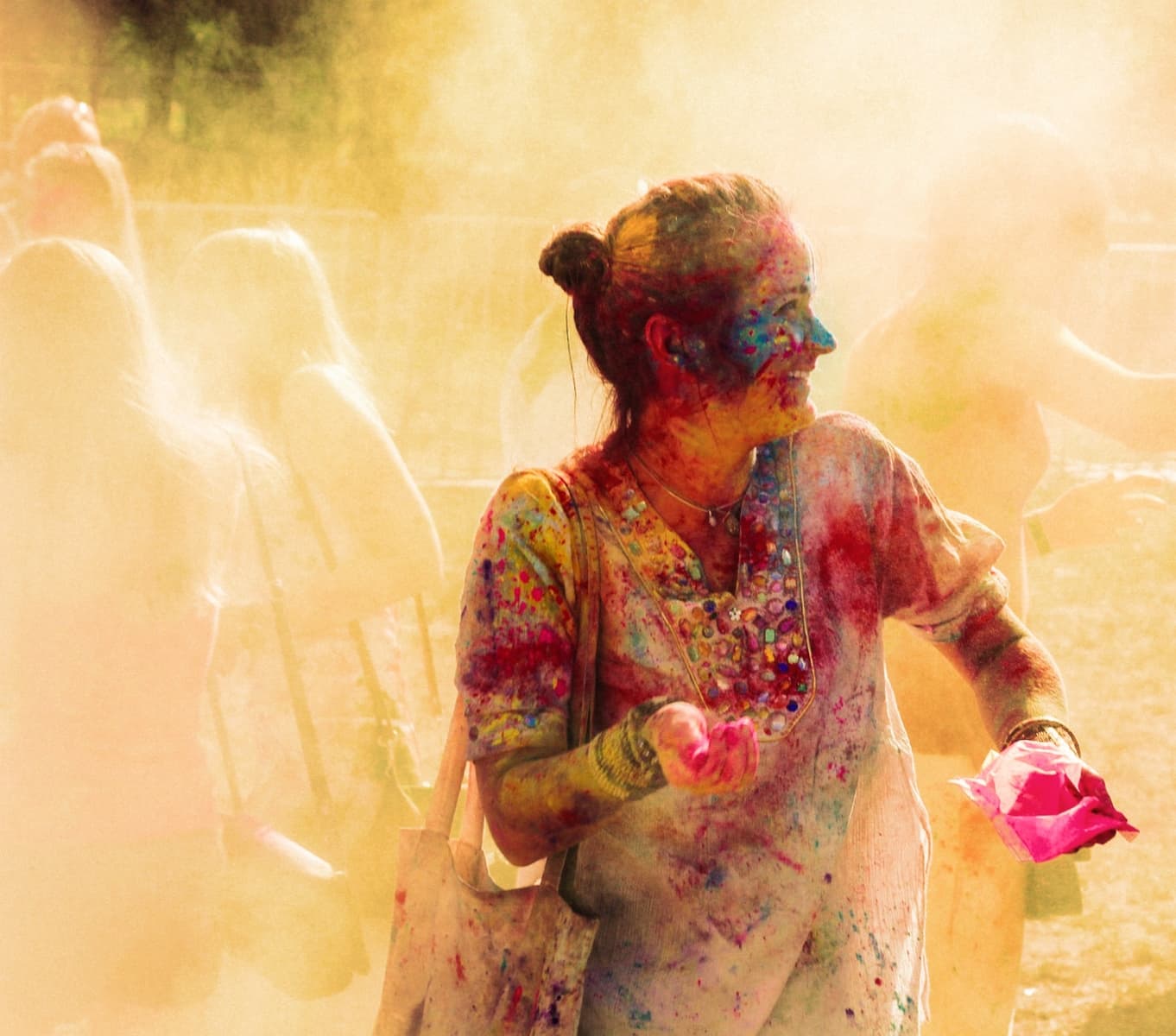 Vibrant colors of Indian culture Mihail Zablodsky